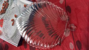 Glass dish single piece