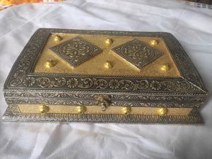 Mukhwasdani Cum Dryfruit Box