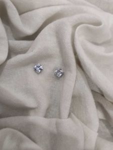 ✨ Crystal Radiance Stud Earrings ✨
