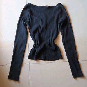 Ribbed Fitted Black Top With Buttons