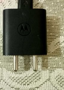 MOTO MOBILE CHARGER TYPE C NEW AND ORIGINAL 10 WAT