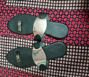 Sleek Black &amp; Silver Toe Ring Sandals