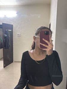 Black Long Sleeve Crop Top