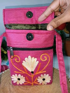 🪡Kashmiri Handcrafted Aari Embroidered Sling Bag
