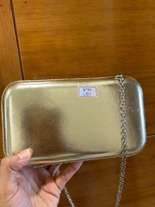 Sparkling Clutch