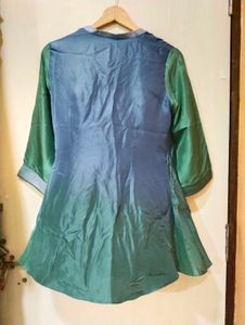 Unique Blue &amp; Green Silk Blend Top