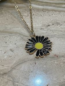 Black Daisy Necklace