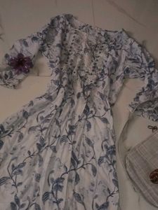 Floral Kurta At 99rs! Grab Fast!