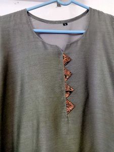 Women&#39;s Pattu Kurti