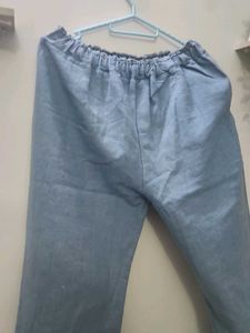 Women&#39;s Frayed Hem Jeans