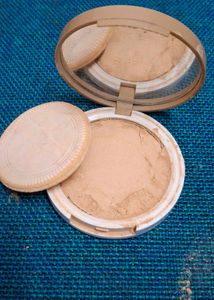 Mamaearth Vitamin C Compact
