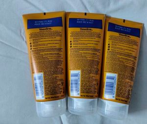 3 VASELINE GLUTA-HYA SPF 50