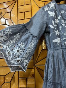 Women Grey Embroidered Kurta