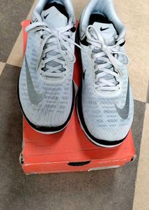 Nike Flex RN Shoes