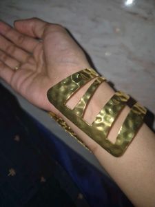 Anti-Tarnish golden plated adjustable cuff bracele