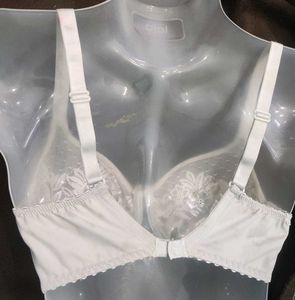 Elegant White Lace Bra 🔥