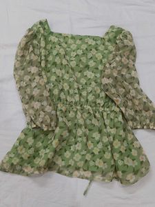 Floral Print Puff Sleeve Top