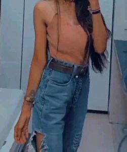 RIPPED JEANS FOR WOMEN