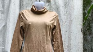 3438. Bodycon Mini Dress - Long Sleeves