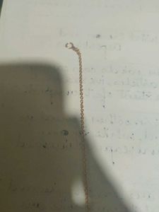 IT IS A NECKLACE FOR WOMEN OR GIRLS