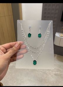 Emerald Elegance Jewelry Set