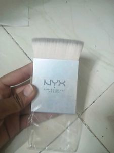 NYX Makeup contour Brush