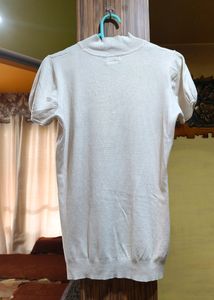 Bottelneck Off-white Top