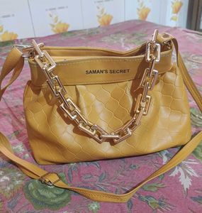 Sling Bag With Beutiful Chain Design 💛💛
