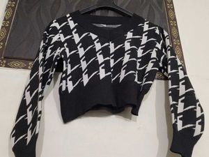 Stylish Black &amp; White Sweater