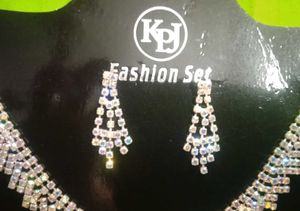 Sparkling Rhinestone Necklace & Earring Set