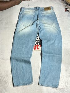 Kozimo Light Wash Jeans