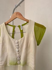 Green front slit maxi dress with button details💚