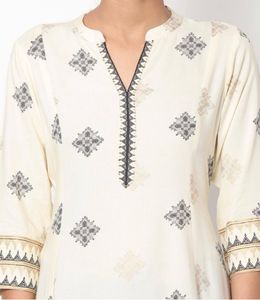 Elegant Embroidered Kurta (S)