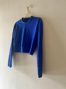 📍 Trendy Blue crop top