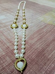 Pearl &amp; Gold Tone Necklace Set