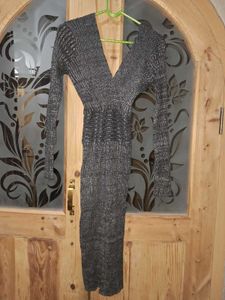 Elegant Gray Knit Midi Dress