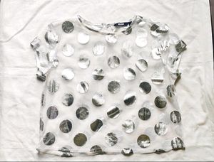 White and silver mesh top, perfect for a date night ❤️Bust- 32 inchesLength- 15 inches