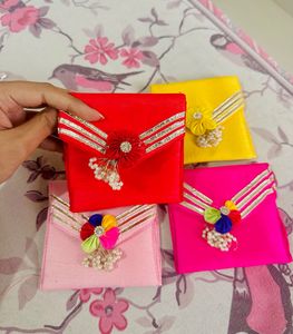 Pack of 4 Floral Ethnic Pouch
