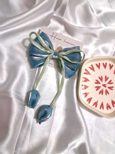 Tulip Bow Clip 🎀🌸