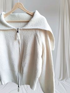 Cream Knit Zip-Up Cardigan
