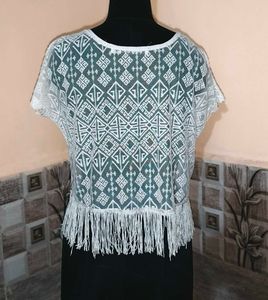 Size S/M 🎁Buy 2 Get 1 Free 🎁White Fringe Top