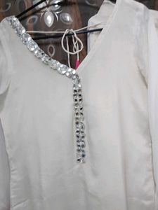 white beautiful suit for diwali