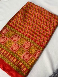Elegant Ethnic Saree With Blouse