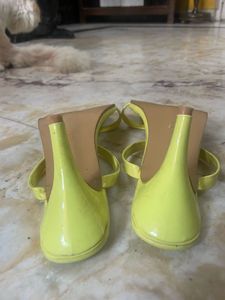 SHOETOPIA NEON GREEN SANDAL