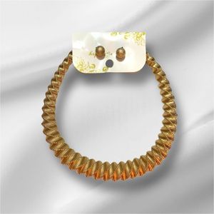 Gold Tone Necklace & Earring Set