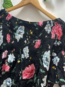 💕Korean Off Shoulder, Floral Top💕