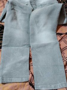 High-Waisted Denim Capris