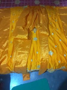 Yellow Embroidered Kraftan