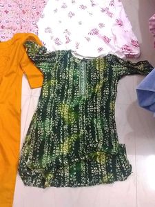 Combo Kurtis,Used Sloghtly