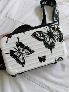 White And Black Butterfly Print Slingbag 👜